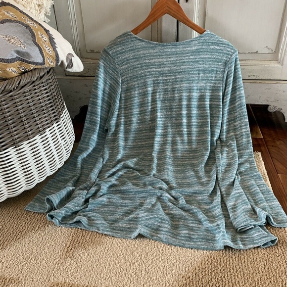 Boutique Long Sleeve Hooded Thermal Tee Knit Top - Picture 4 of 7